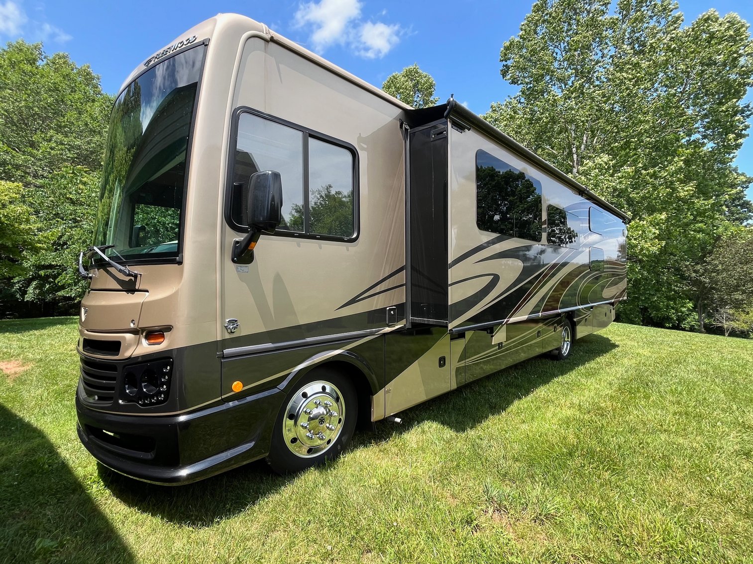 2019 Fleetwood Bounder Model 36F (39 ft long) Motorhome