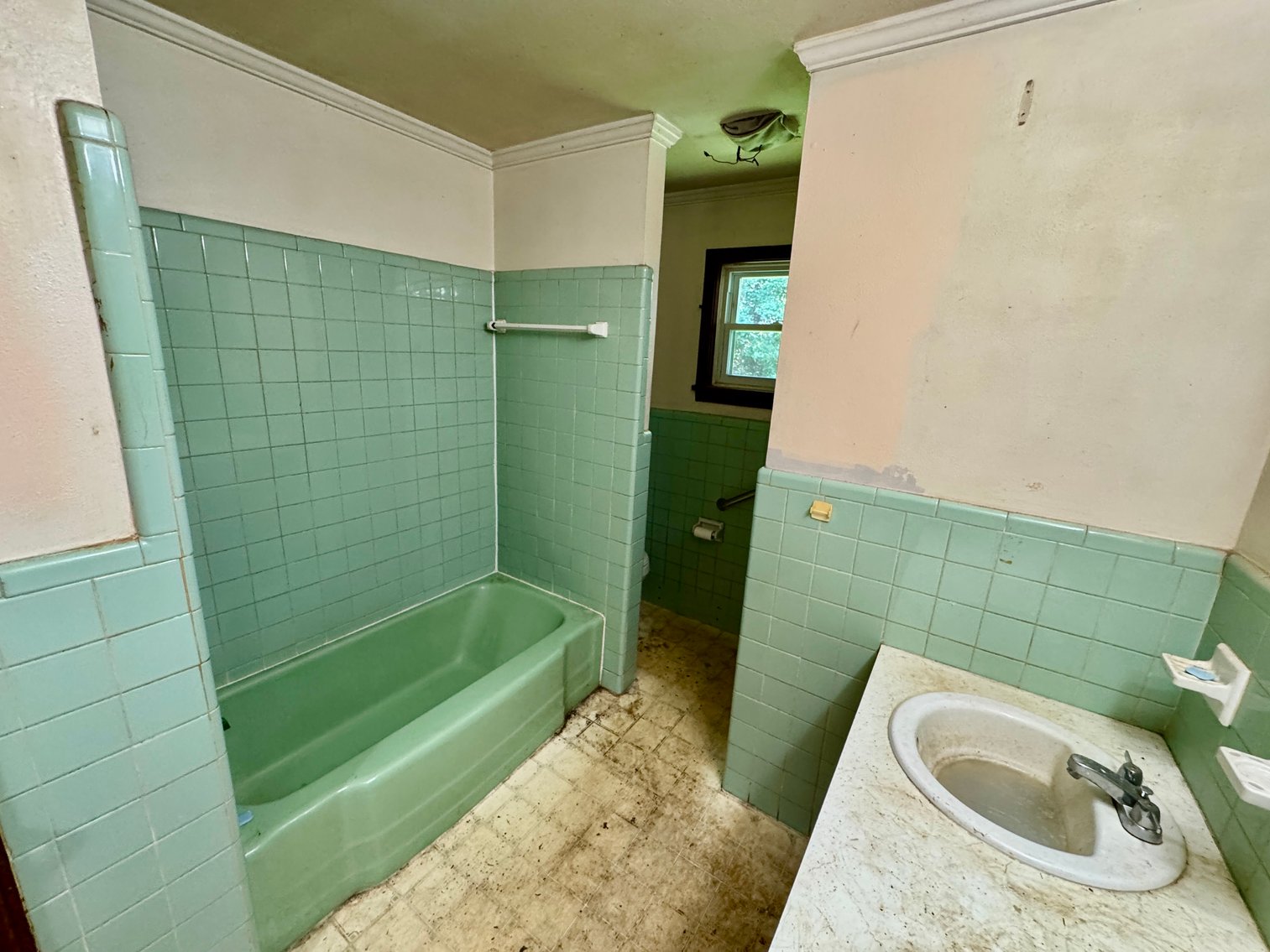 JUDICIAL AUCTION - Yadkinville, NC Brick Ranch