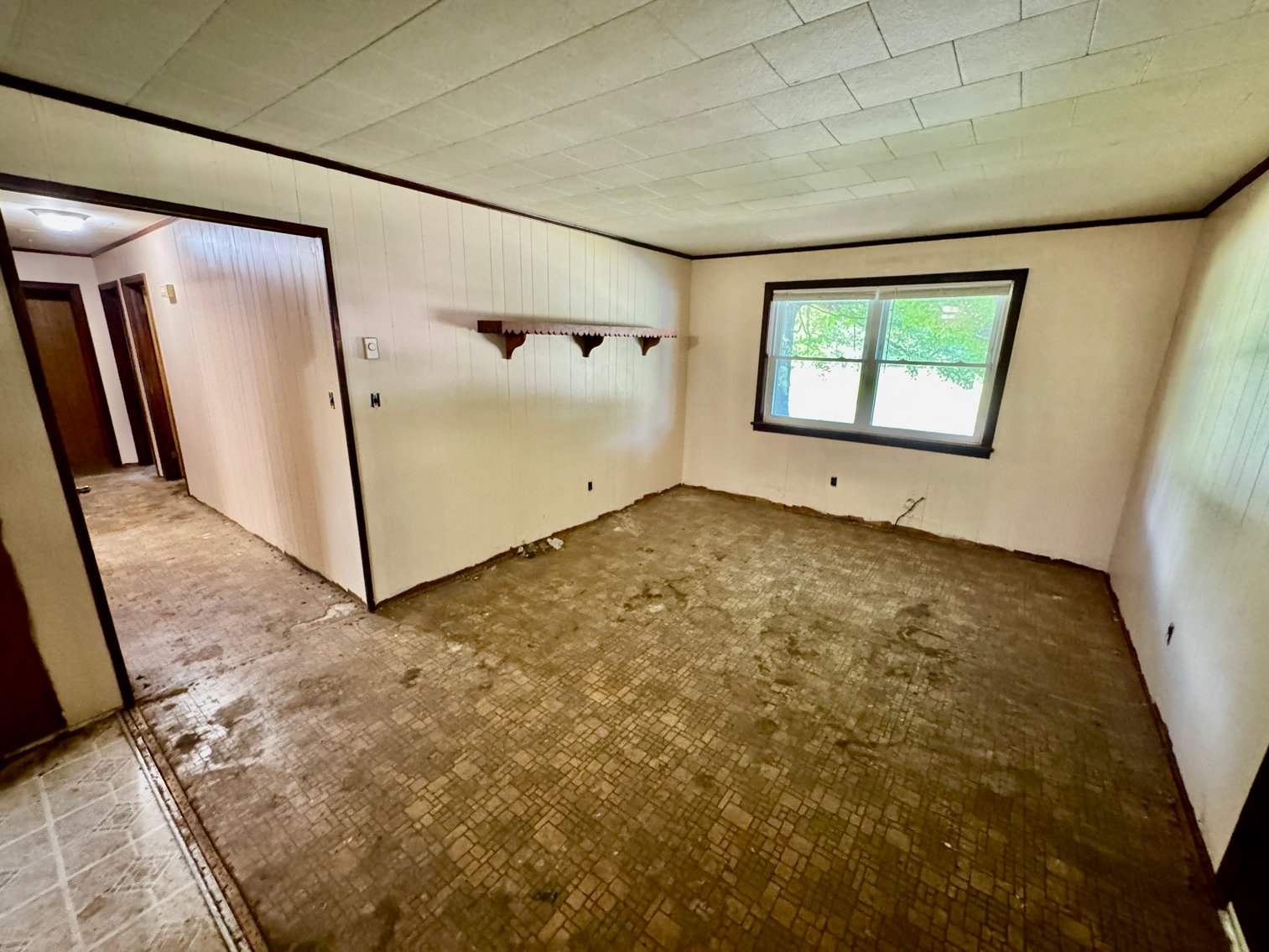 JUDICIAL AUCTION - Yadkinville, NC Brick Ranch