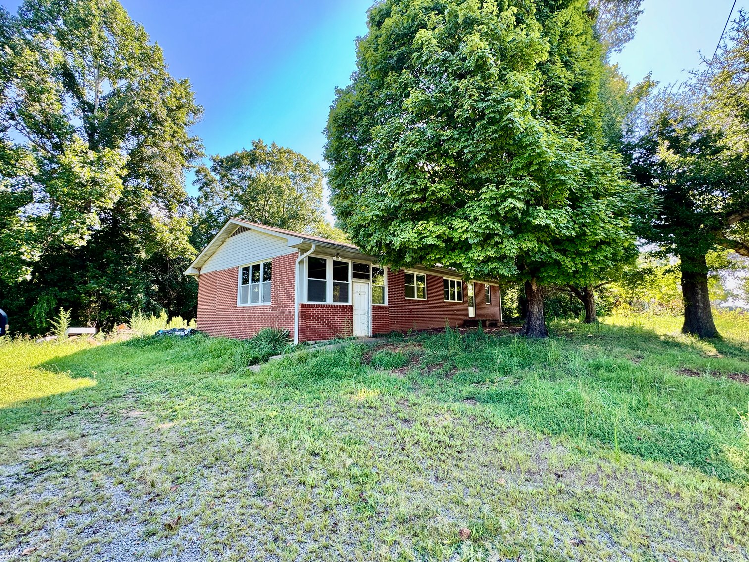 JUDICIAL AUCTION - Yadkinville, NC Brick Ranch