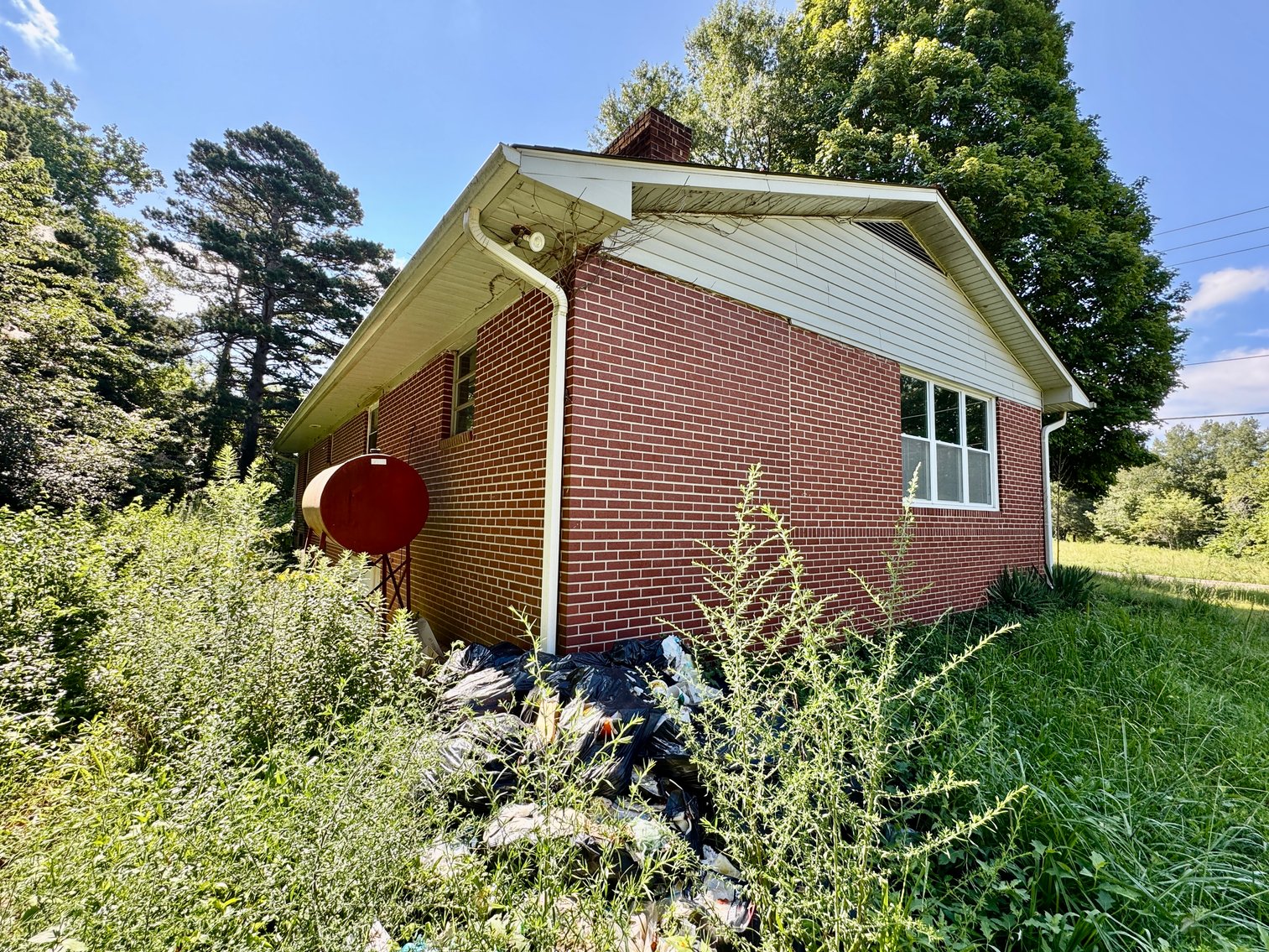 JUDICIAL AUCTION - Yadkinville, NC Brick Ranch