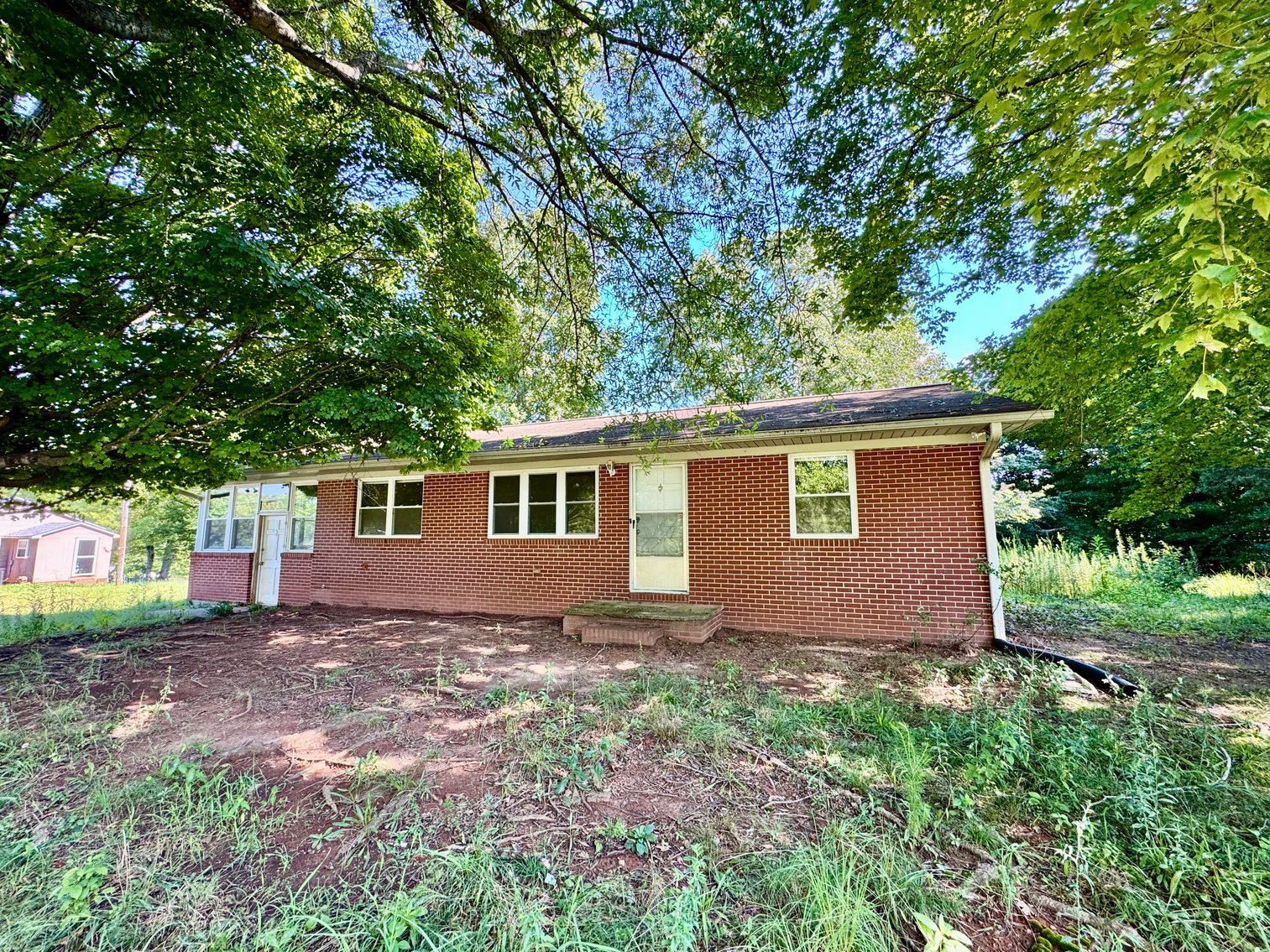 JUDICIAL AUCTION - Yadkinville, NC Brick Ranch