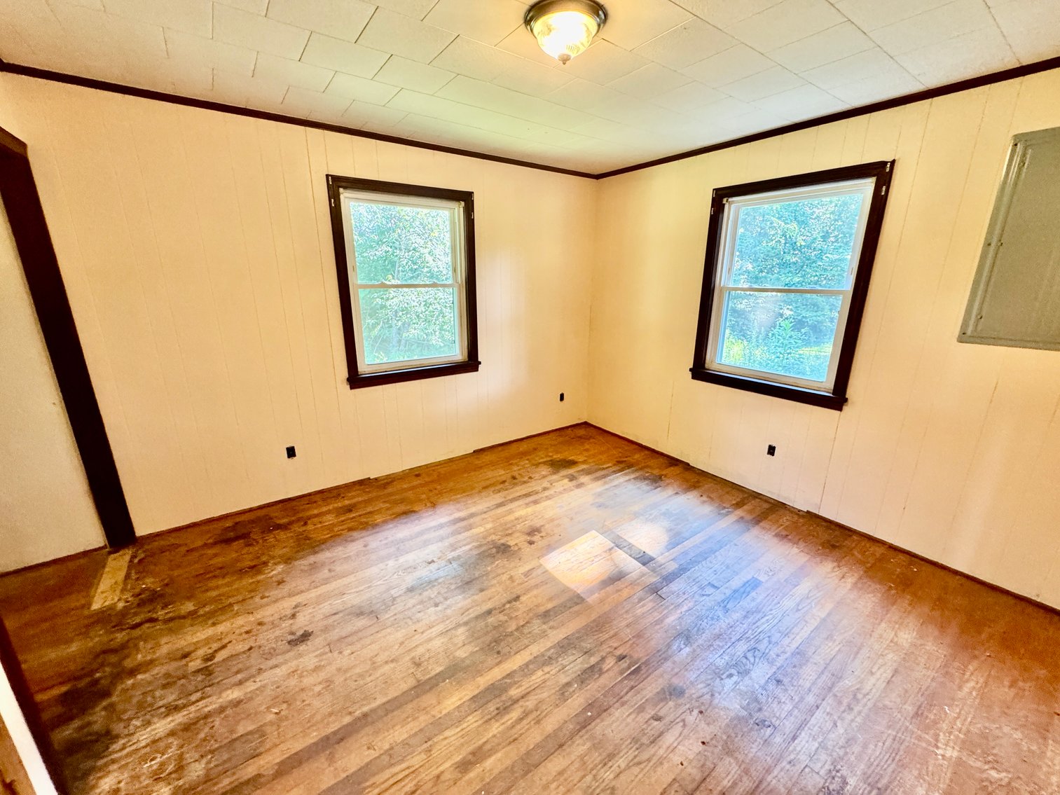 JUDICIAL AUCTION - Yadkinville, NC Brick Ranch