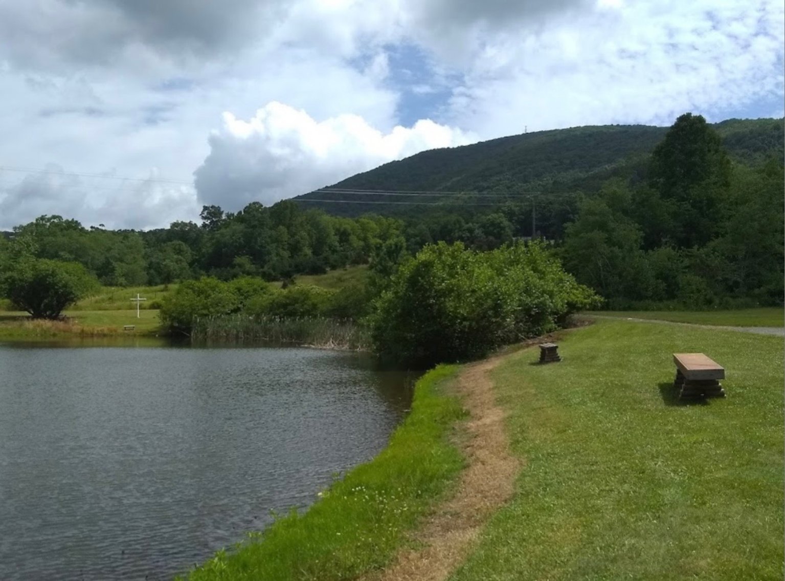 Mountain Getaway - West Jefferson: Passport Elite Camper + Golf Cart