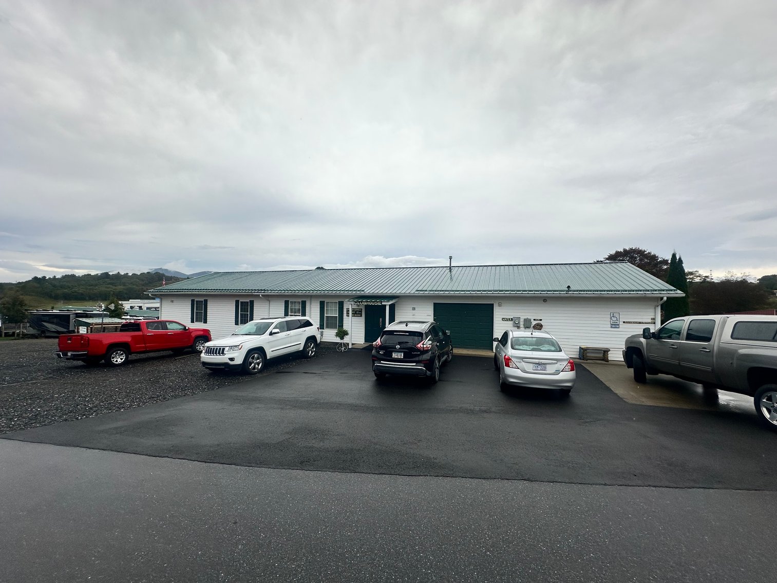 Mountain Getaway - West Jefferson: Passport Elite Camper + Golf Cart