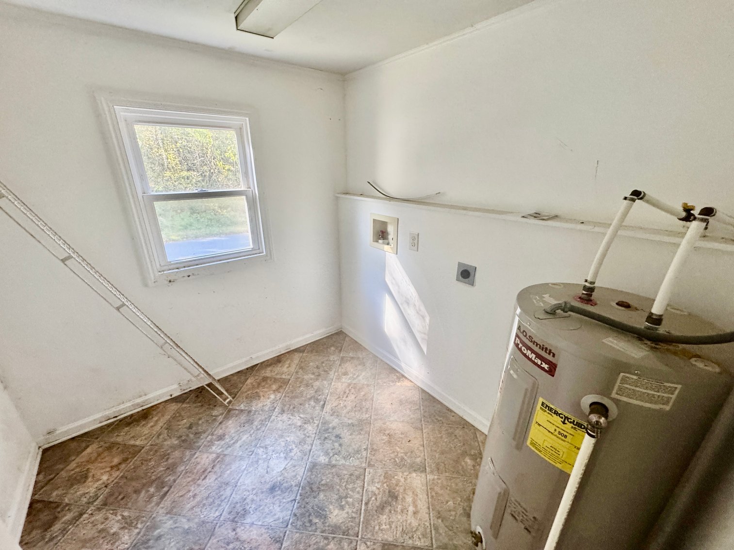 JUDICIAL AUCTION - Urban Home in Yadkinville, NC