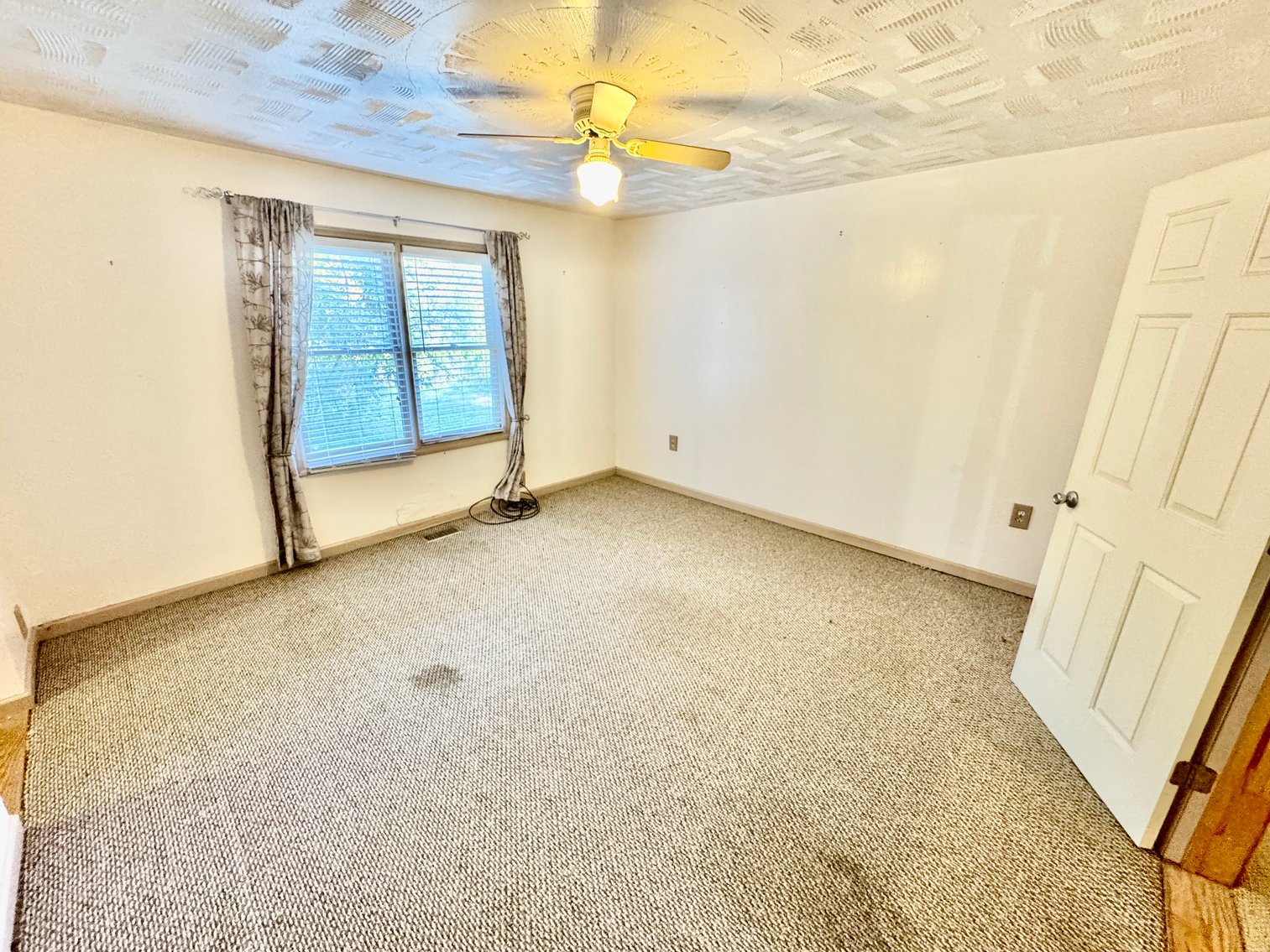 Large Home, Apartment and Acreage on Bell Farm Road, Statesville, NC