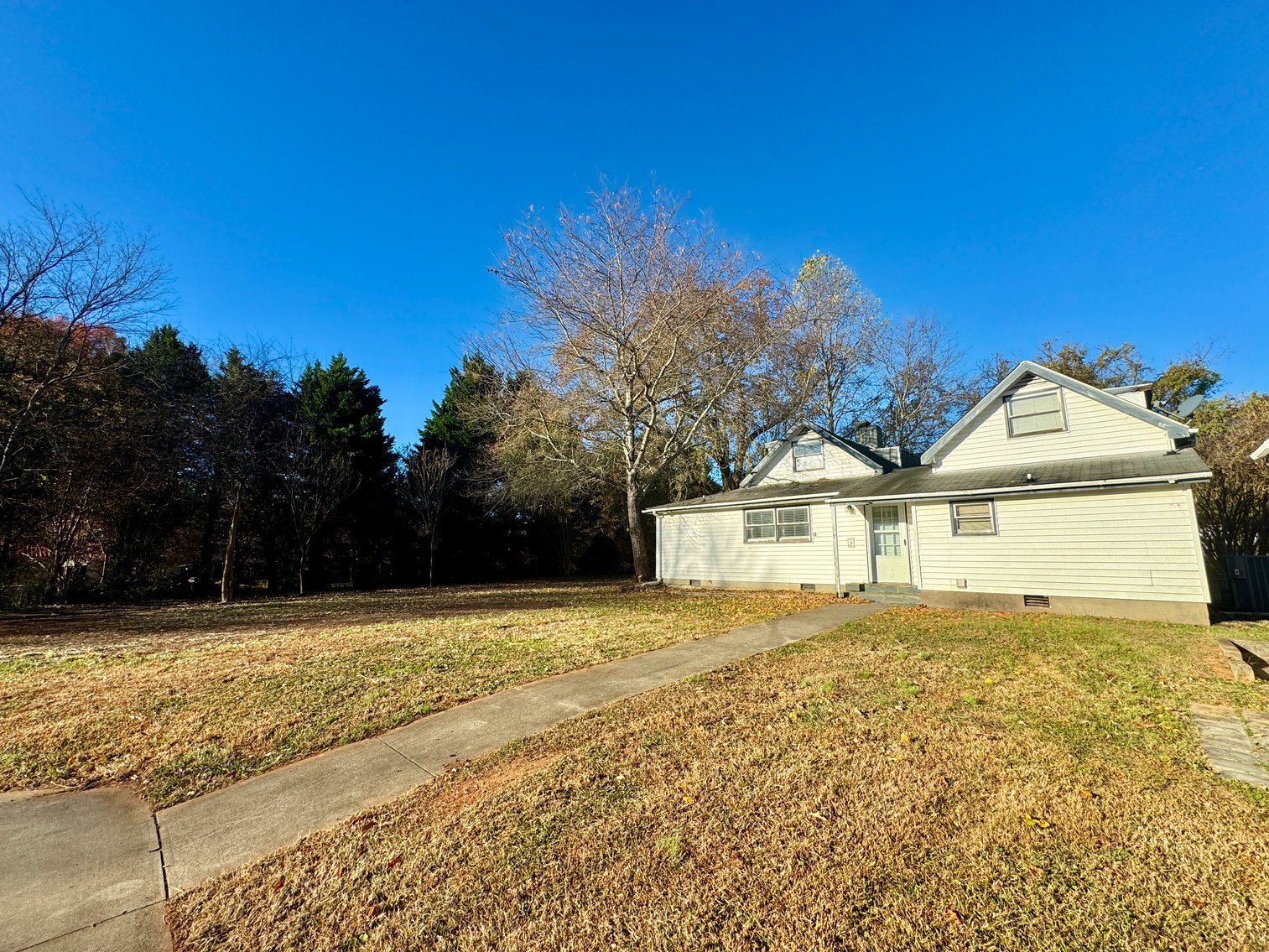 Large Home, Apartment and Acreage on Bell Farm Road, Statesville, NC