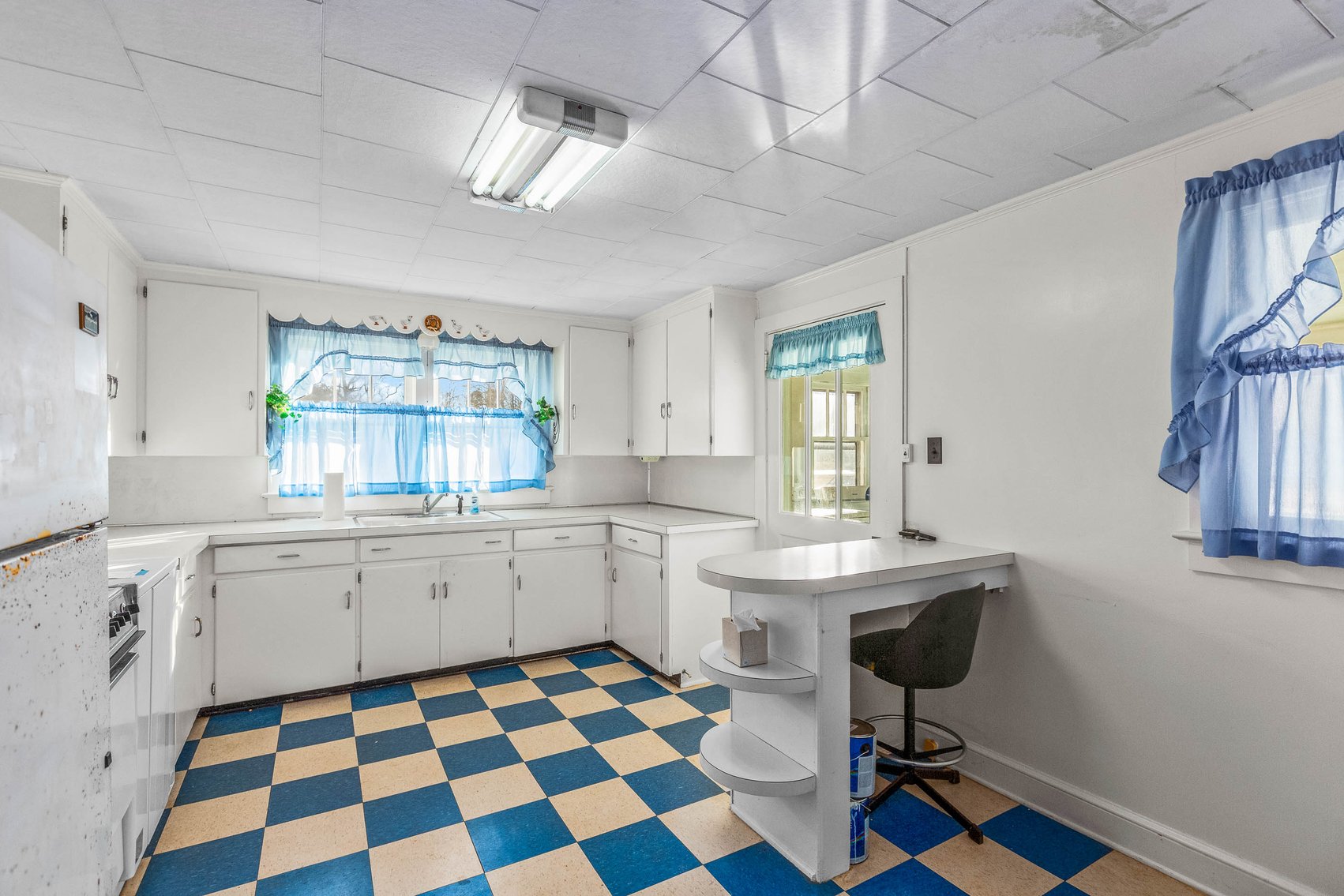 SELLING ABSOLUTE Highway 64 Opportunity - Mocksville, NC