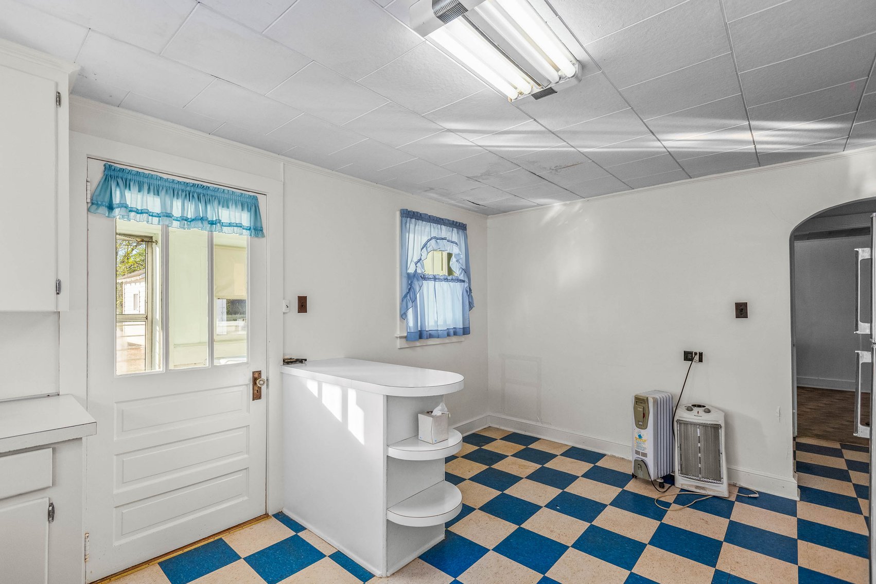 SELLING ABSOLUTE Highway 64 Opportunity - Mocksville, NC