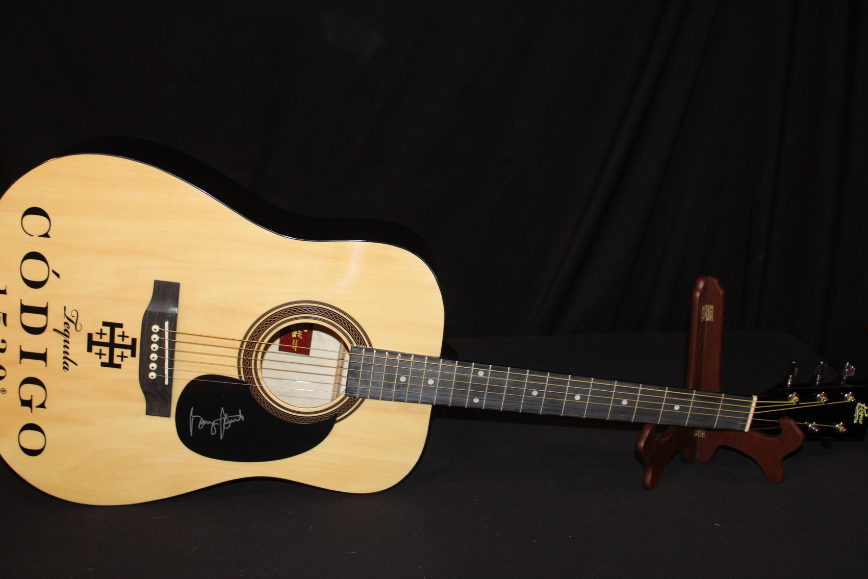 George Strait Código 1530 Tequila Signed Guitar