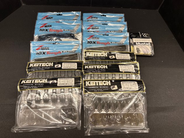 Image for Plastic Worm Bait and Rolling Swivels