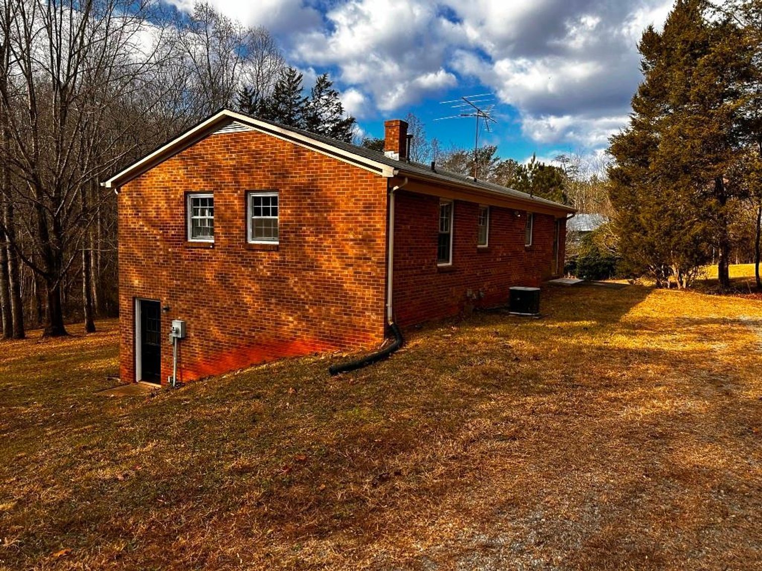 Image for House On 8 +/- Acres Callands VA