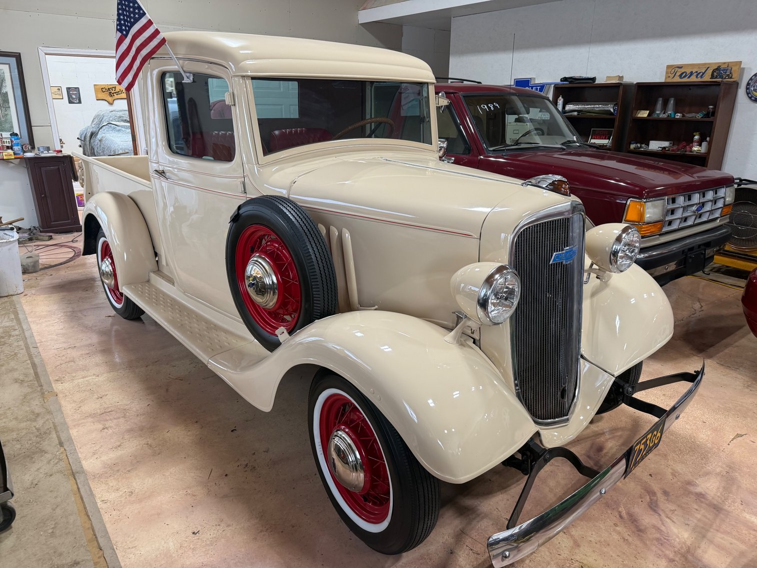 Image for Ronald Mann Antique and Classic Cars, Tools, and Signs