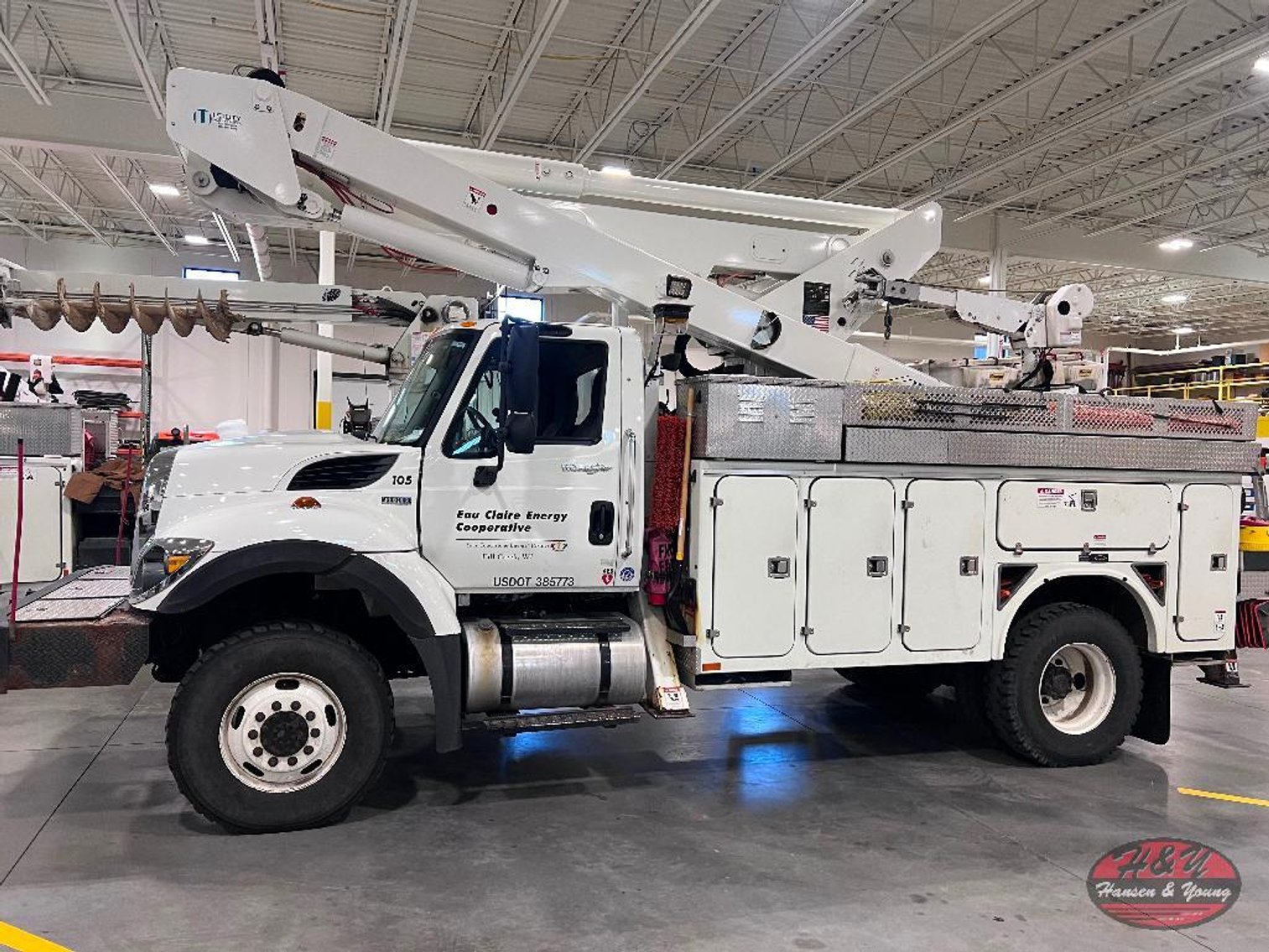 Image for 2012 International WorkStar Bucket Truck - Fall Creek, WI