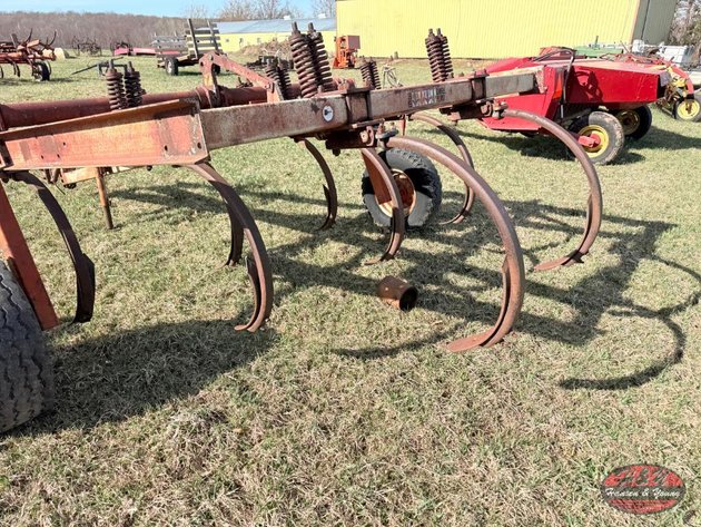 Image for 9 Shank Chisel Plow