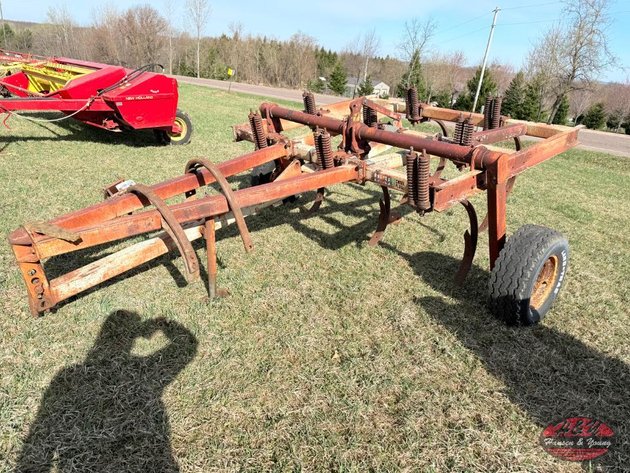 Image for 9 Shank Chisel Plow
