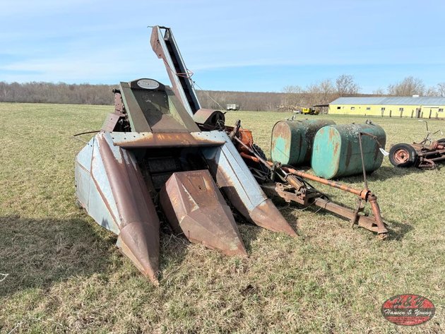 Image for New Idea 2 Row Corn Picker