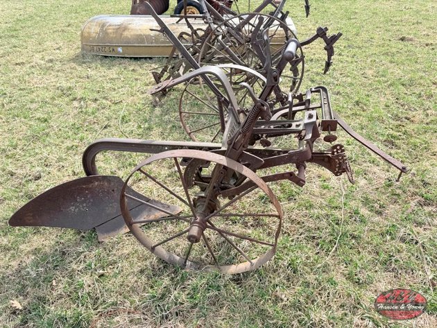 Image for Oliver 1 Bottom Plow