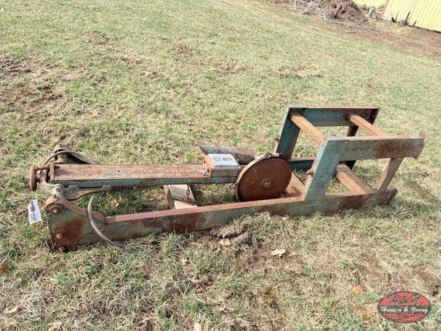Image for Swinging Saw on Stand