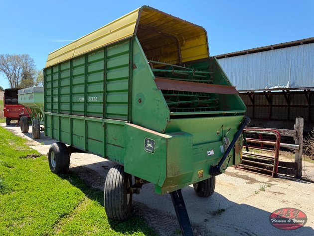 Image for John Deere 716A Chopper Box