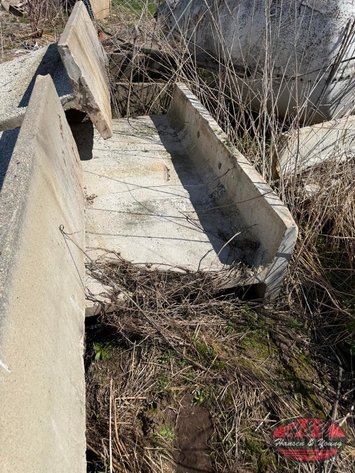 Image for Concrete H Bunk Feeders