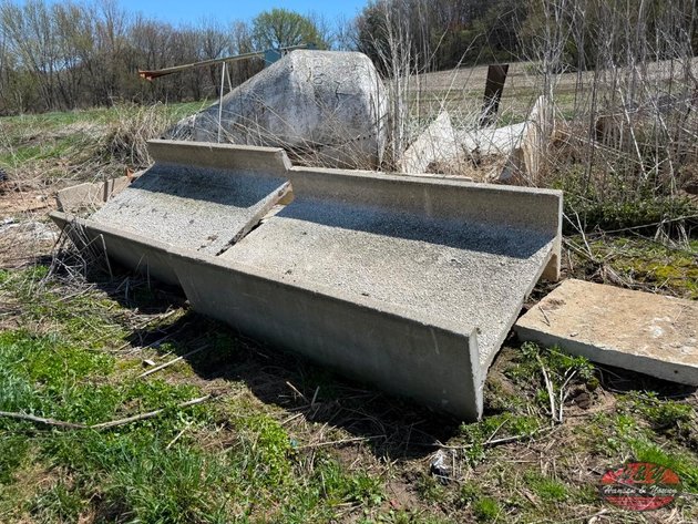 Image for Concrete H Bunk Feeders