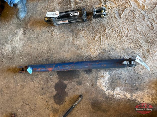 Image for Blue Hydraulic Cylinder