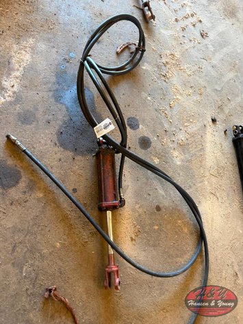Image for Red Hydraulic Cylinder With Hoses