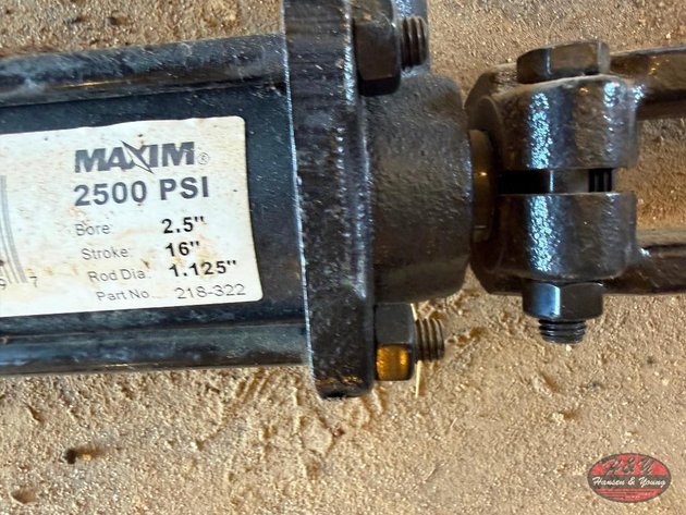 Image for Black Hydraulic Cylinder