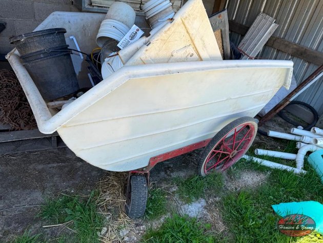 Image for Poly Feed Cart with Content