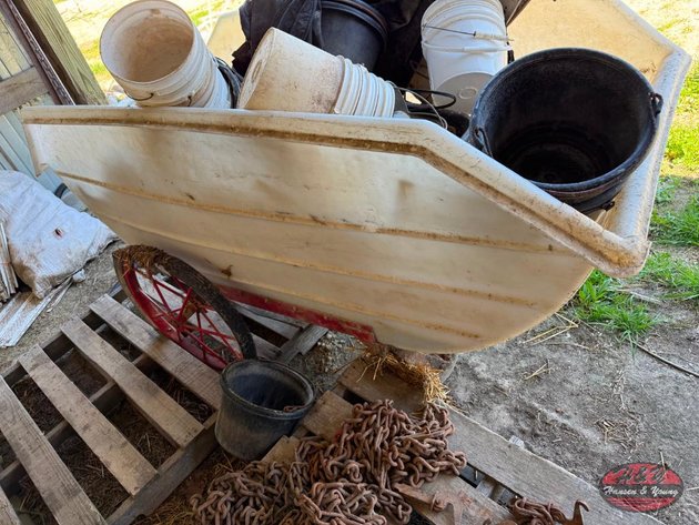 Image for Poly Feed Cart with Content