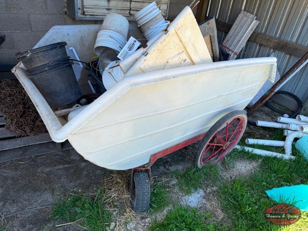 Image for Poly Feed Cart with Content