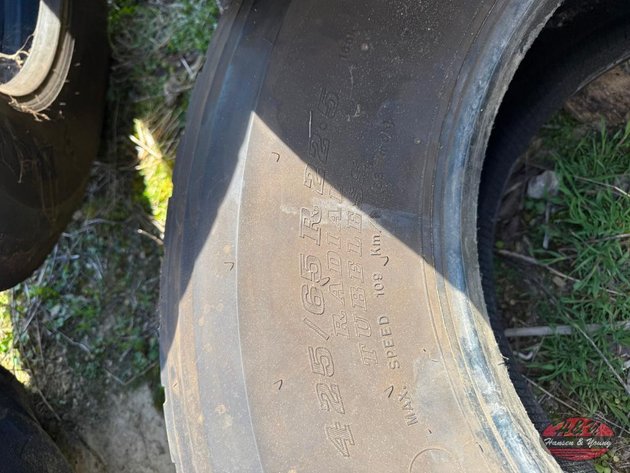 Image for (4) 425/65R22.5 Tires