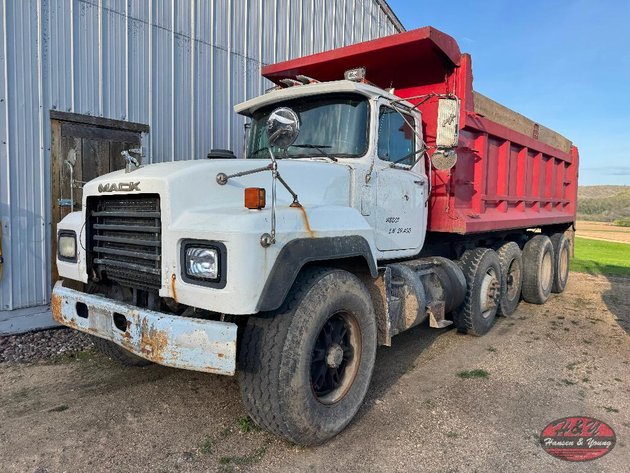 Image for Mack RD688 Dump Truck
