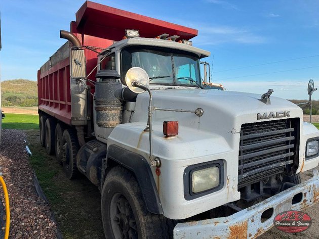 Image for Mack RD688 Dump Truck