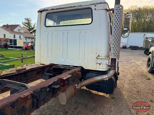 Image for 1984 International S1954 Truck