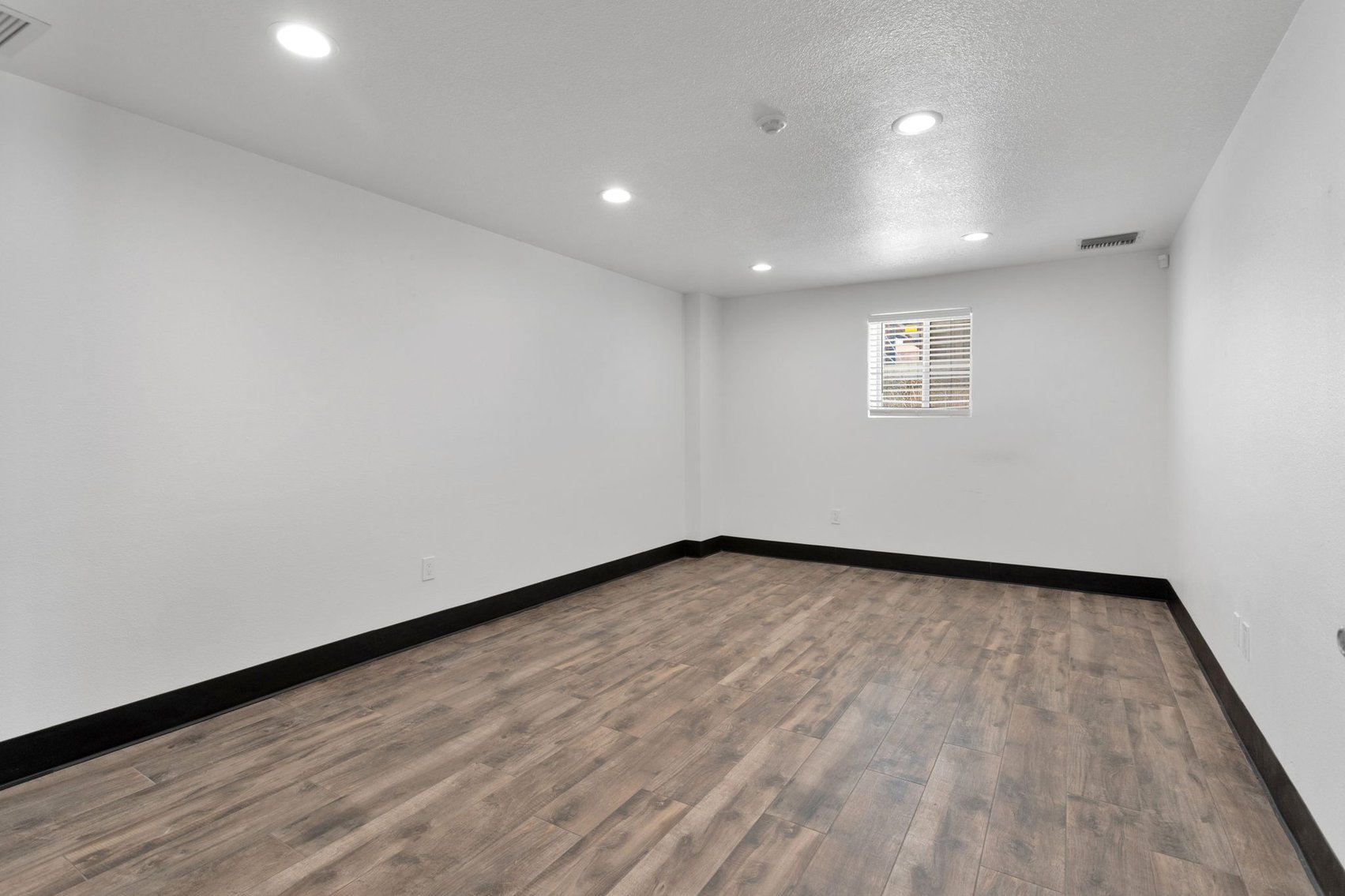 Image for Premium Commercial Space for Lease | I-15 Frontage