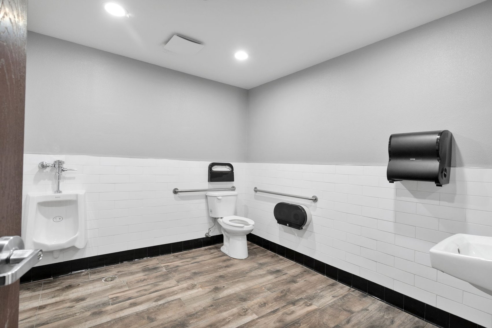 Image for Premium Commercial Space for Lease | I-15 Frontage