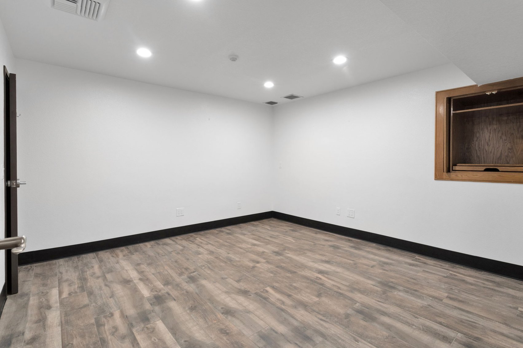 Image for Premium Commercial Space for Lease | I-15 Frontage