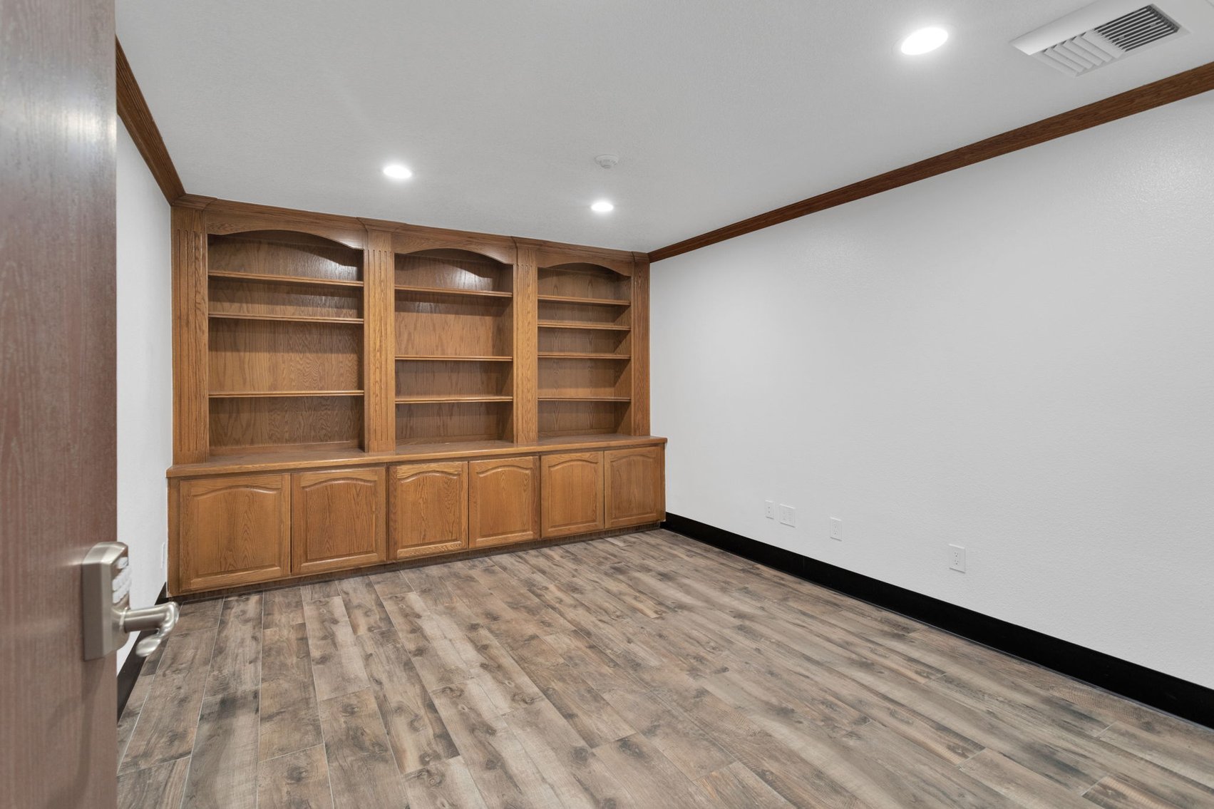 Image for Premium Commercial Space for Lease | I-15 Frontage