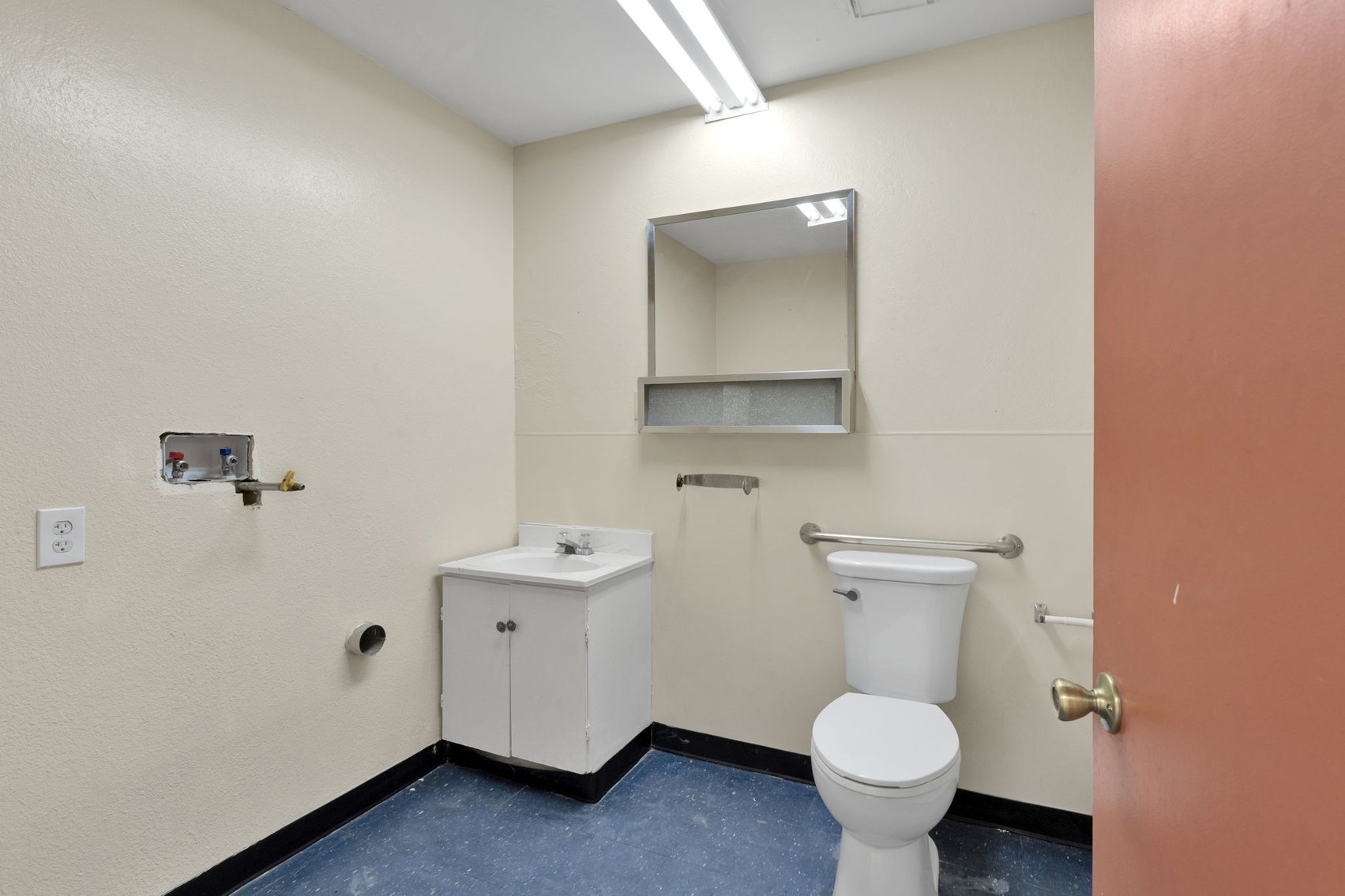 Image for Premium Commercial Space for Lease | I-15 Frontage