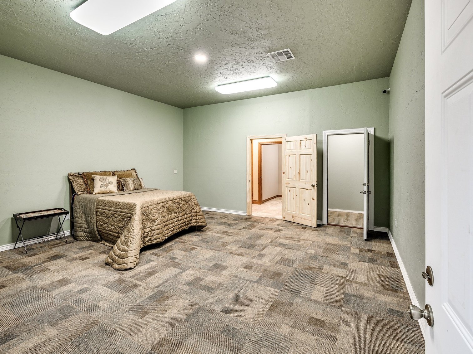 Image for 13,000' Commercial Property