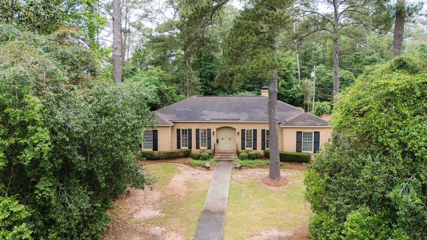 Image for Spacious 2,696 SqFt Brick Home on 0.735 Acres in Albany, GA