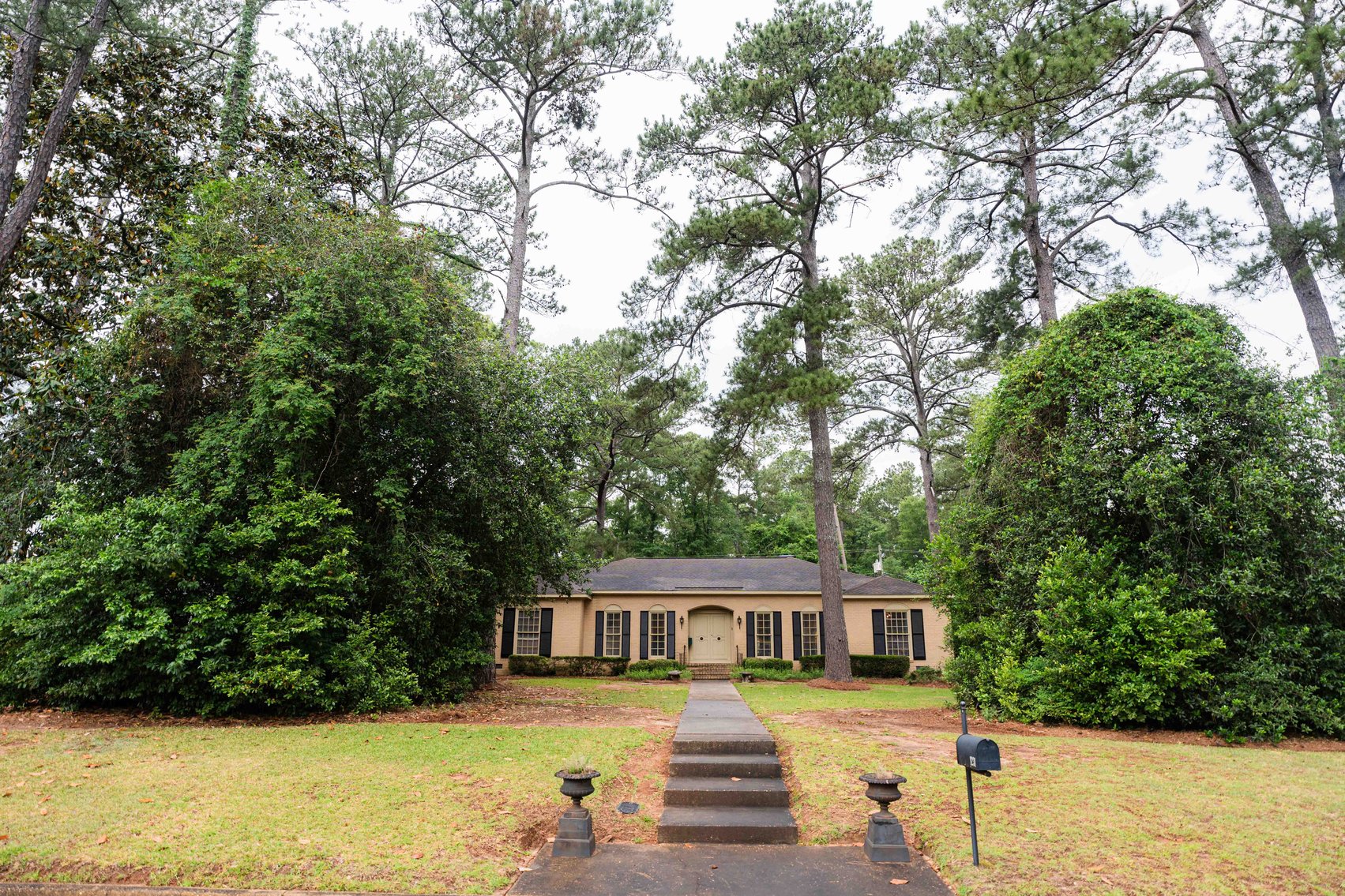 Image for Spacious 2,696 SqFt Brick Home on 0.735 Acres in Albany, GA