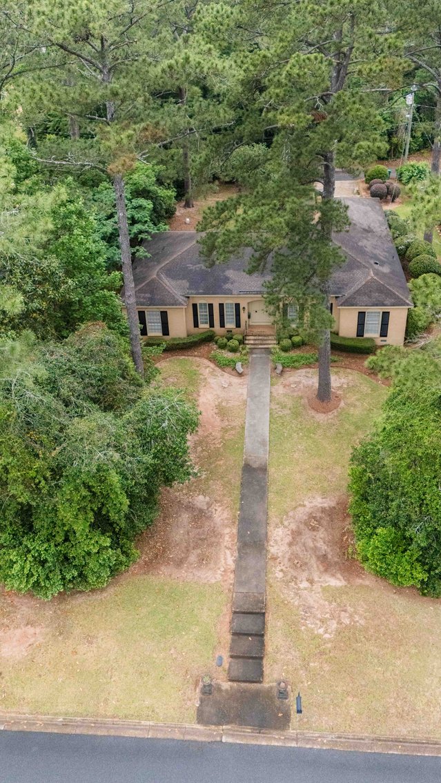 Image for Spacious 2,696 SqFt Brick Home on 0.735 Acres in Albany, GA