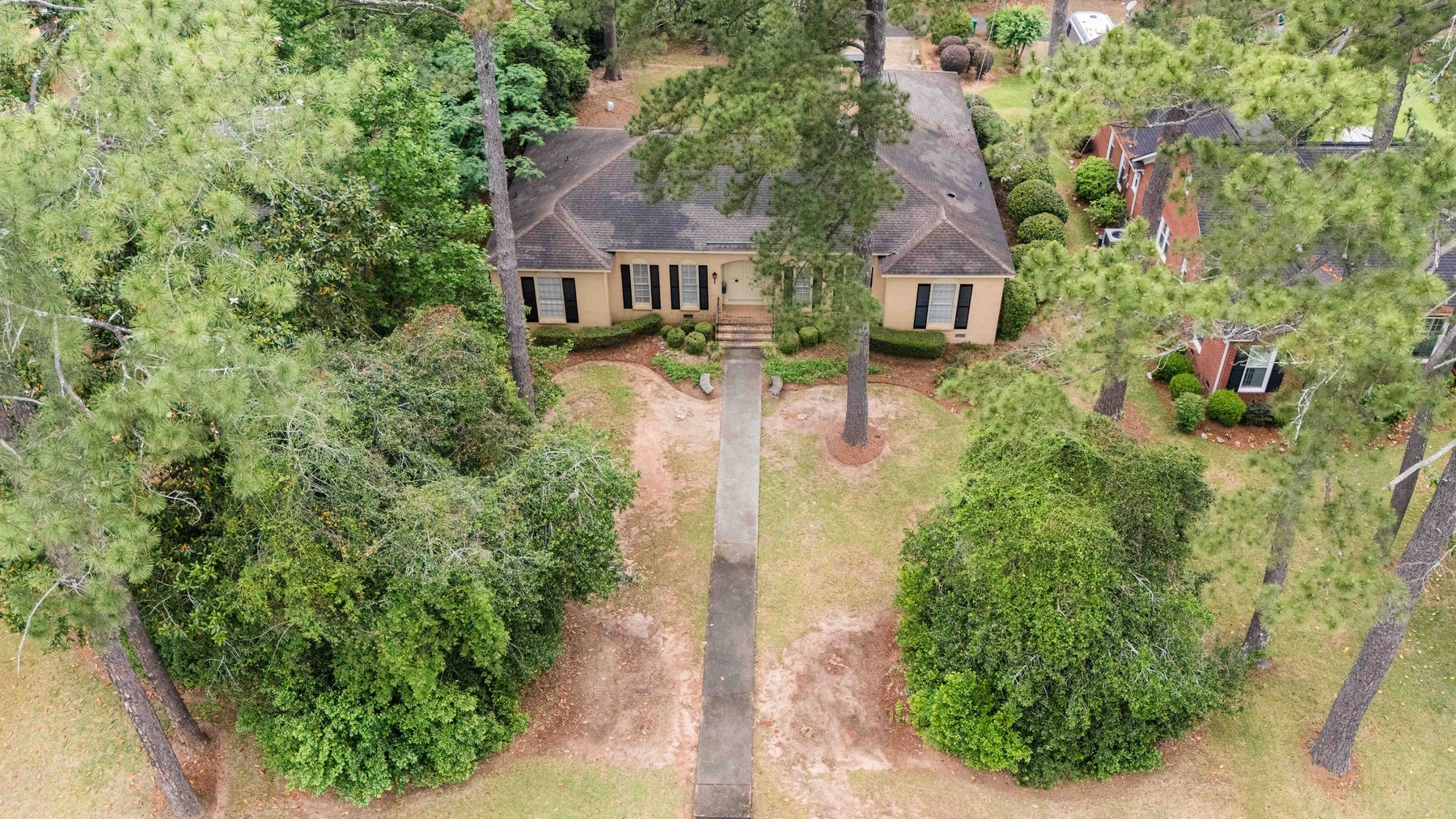 Image for Spacious 2,696 SqFt Brick Home on 0.735 Acres in Albany, GA