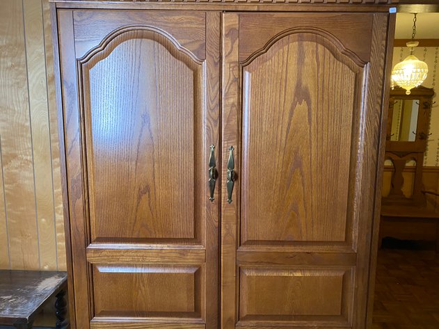 Image for Oak-Finished Entertainment Center