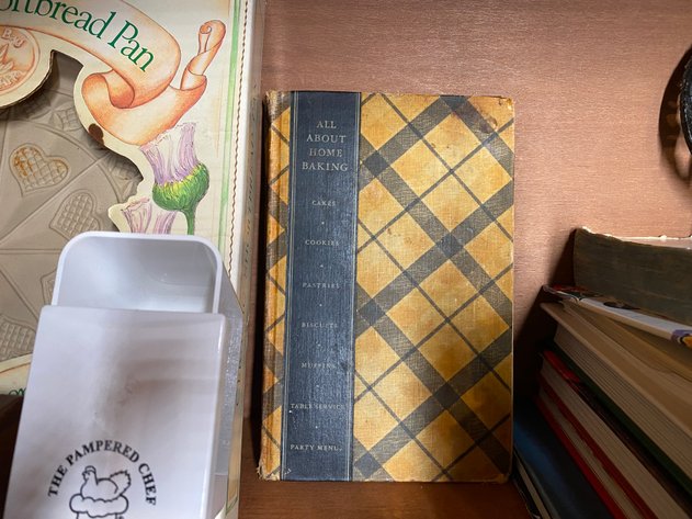 Image for Contents of (2) Kitchen Shelves