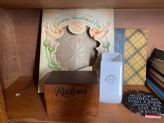 Image for Contents of (2) Kitchen Shelves